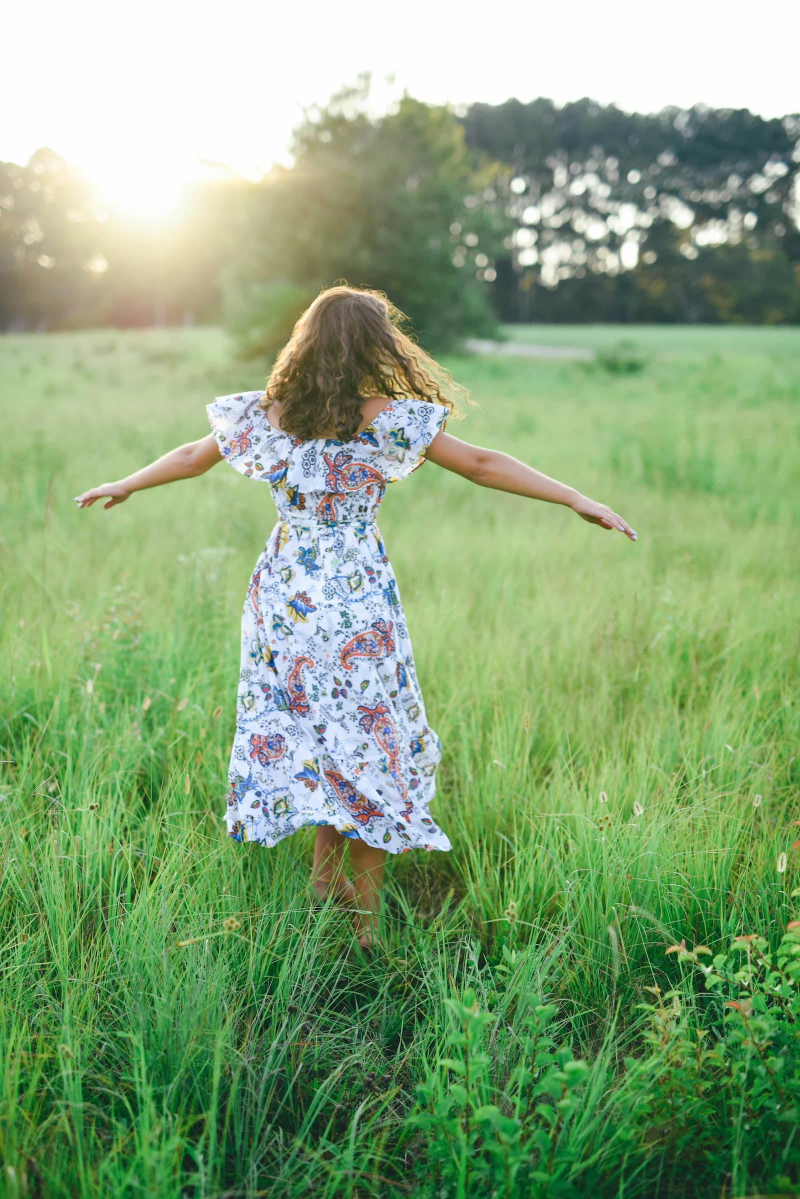 Spring Outfit Ideas: Florals, Linen & Light Layers